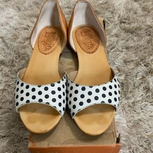 Selling Latigo shoes